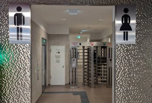 öffentliche Toiletten mit Behinderten-WC